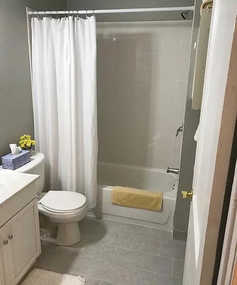 801 S Main St #4 — Photo 4