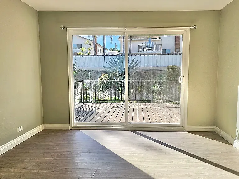 26602 Cortina Dr — Photo 11