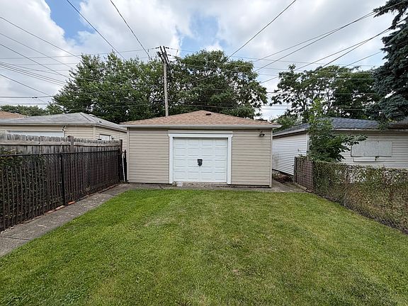 2nd image of 5347 S Maplewood Ave