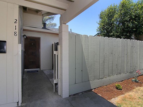 3rd image of 218 Sunnyhills Dr