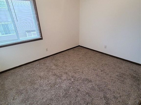 5th image of 3853 Paige Dr APT 3