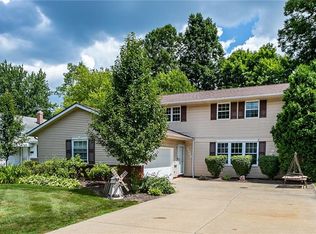 6589 Forest Glen Ave, Solon, OH 44139