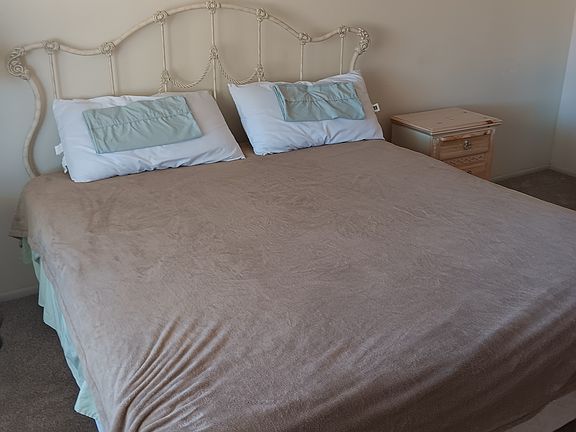 Guest room 12x 16