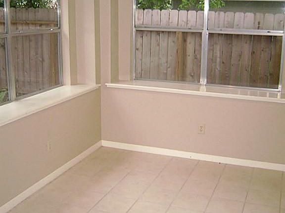 5th image of 6611 Castle Lane Dr