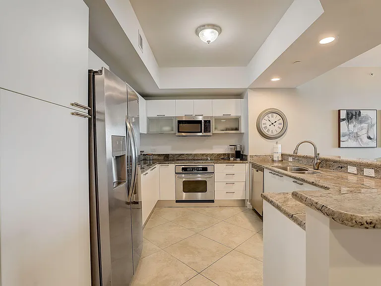 2650 Lake Shore Dr #804 — Photo 12