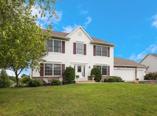 17616 Hyde Park Ave, Lakeville, MN 55044