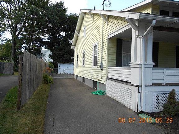 2nd image of 606 Dubois St