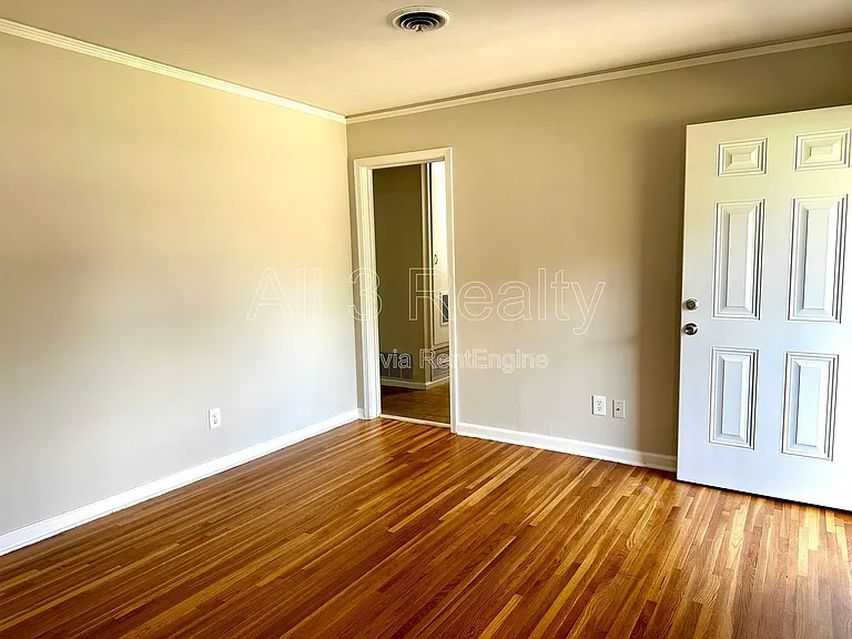 712 Sir Michael Dr — Photo 10