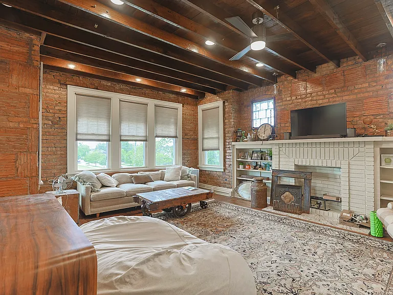 108 S Notre Dame Ave #3 — Photo 2