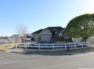 3685 W Inverness Dr, Syracuse, UT 84075