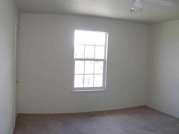 5th image of 3603 Malibu Ln APT B