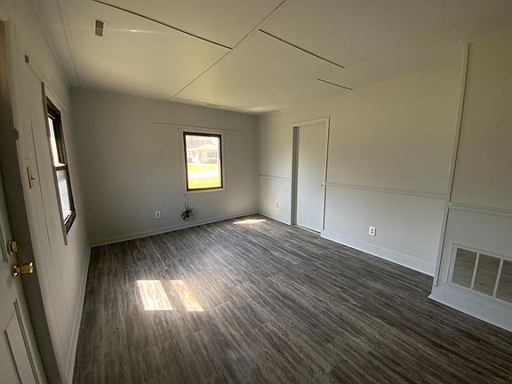 2nd image of 503 Shadowlawn Pl #1