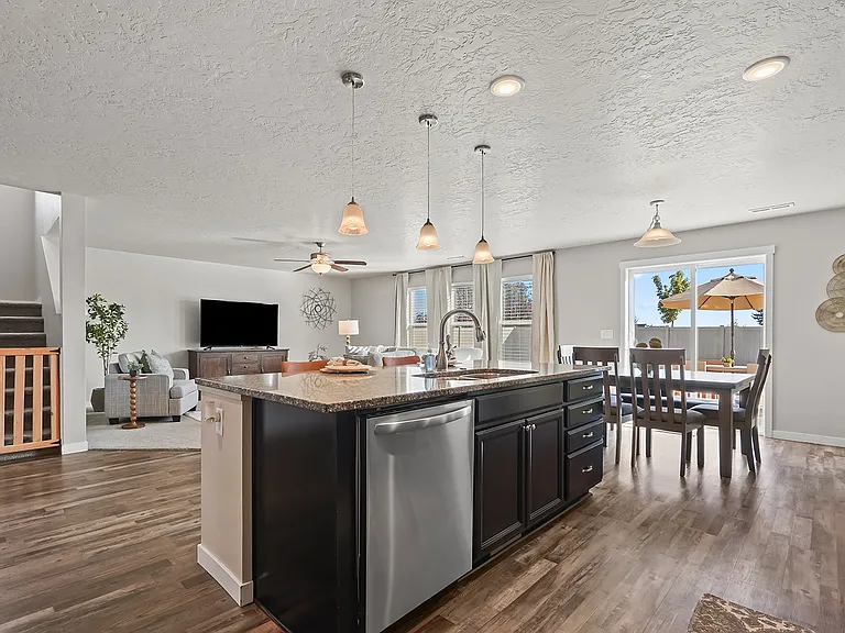 11273 W Broadstone St — Photo 5