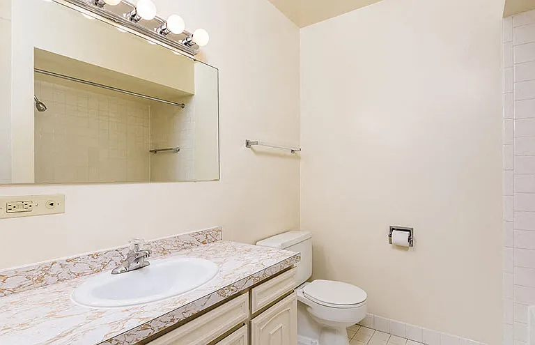 Imperial Tower Apartments — Photo 21