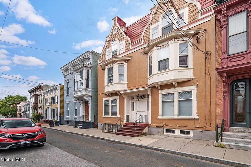 3rd image of 21 N Ferry Street