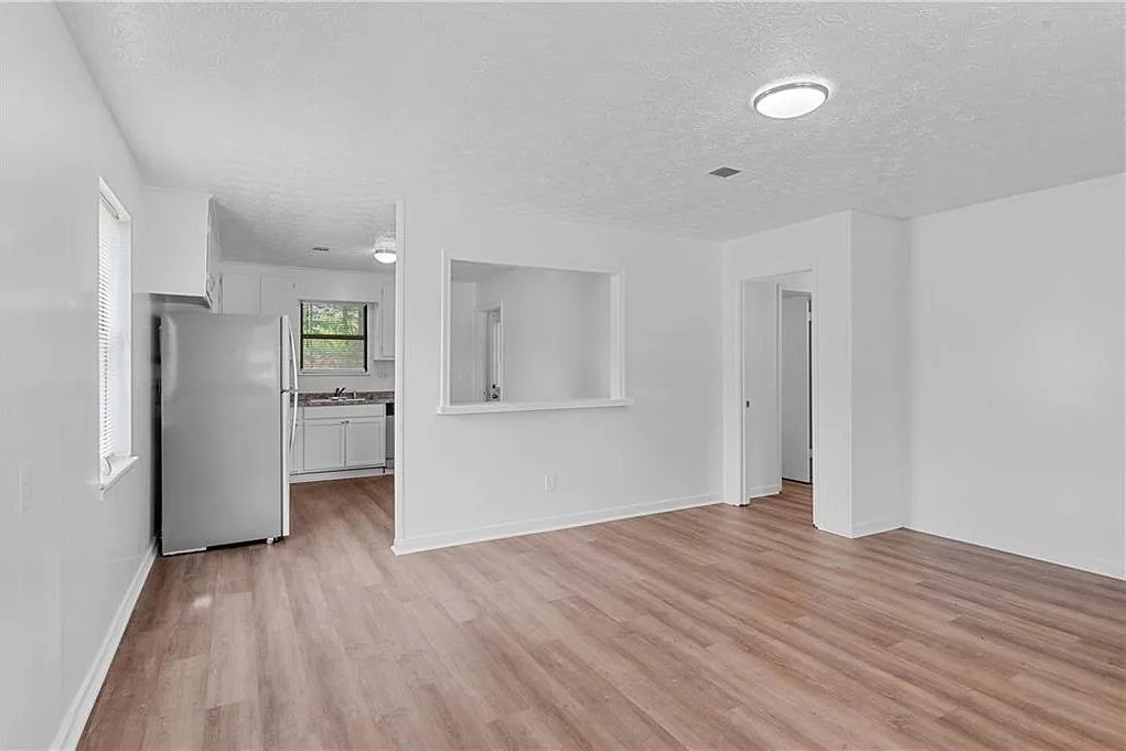 2 bed, 1.0 bath, 1000 sqft, $1,400 — Photo 4