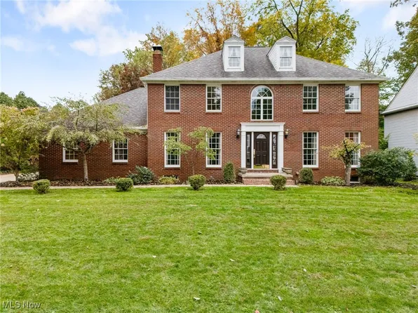 2774 Bridlewood St NW, North Canton, OH 44720