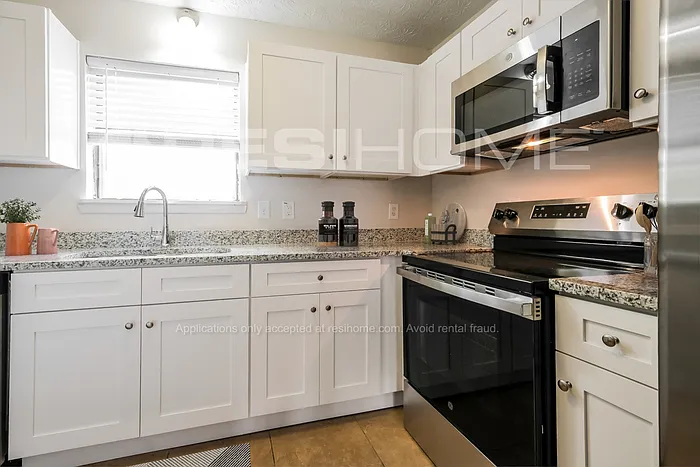 8226 Canyon Forge Dr — Photo 4
