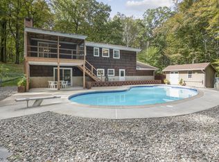 8 Baptist Church Rd, Hampton, NJ 08827