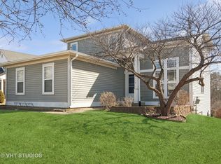 2114 Greenview Dr, Woodstock, IL 60098