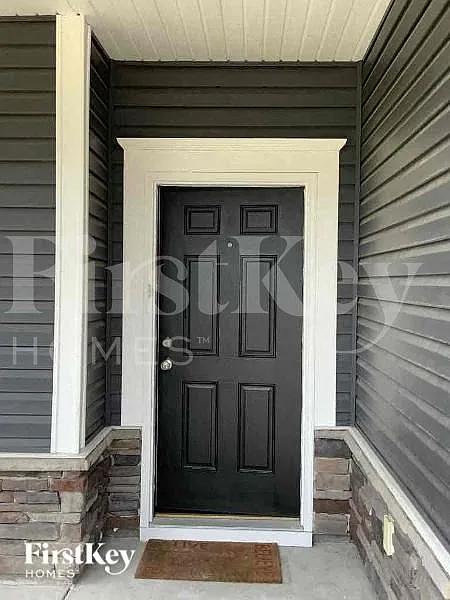 4 bed, 2.5 bath, 2645 sqft, $3,265 — Photo 2