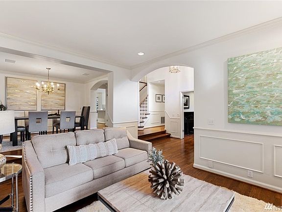 5th image of 8811 Paisley Pl NE