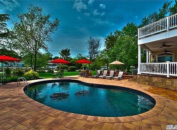 2nd image of 118 Peninsula Dr
