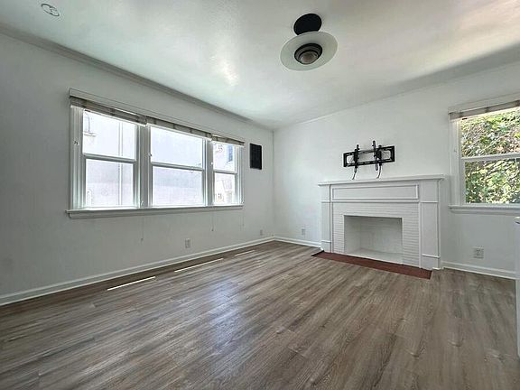 5th image of 1556 S Beverly Glen Blvd #1562