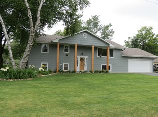 212 5th St NE, Mayer, MN 55360