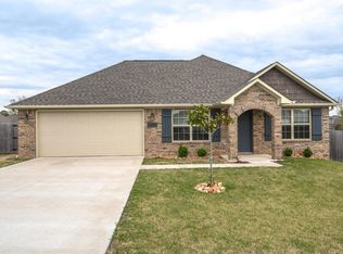 708 Vista St, Gentry, AR 72734