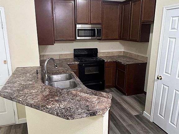 5th image of 340 Woodgrove Dr #A