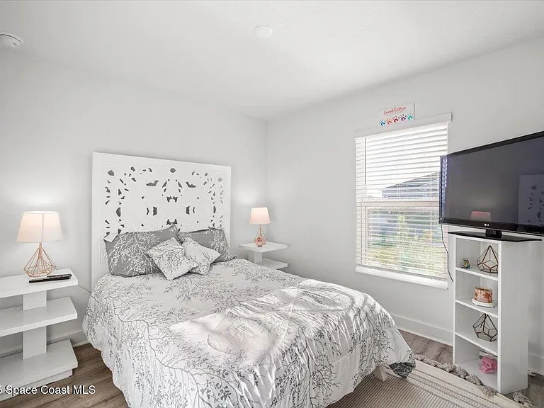 527 Glaspell Cir SE — Photo 26