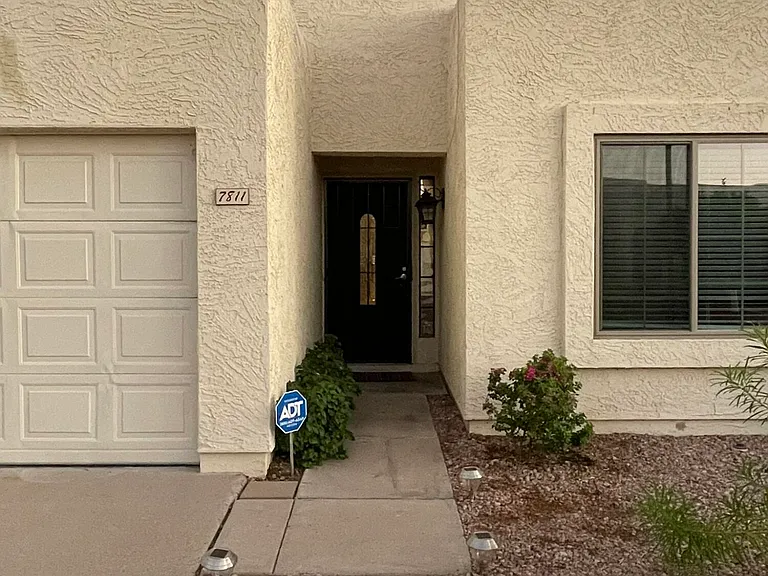 7811 E Park View Dr — Photo 3