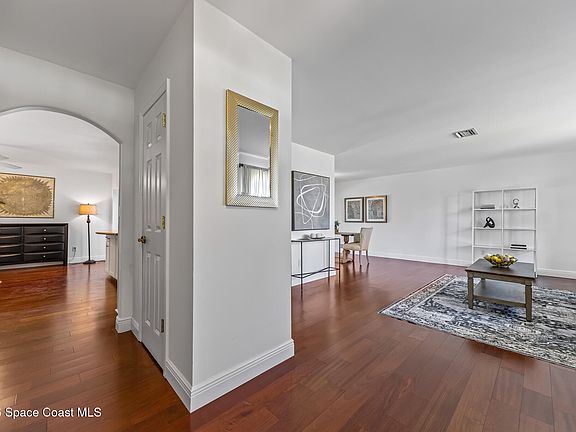 4th image of 1194 Bay Dr E
