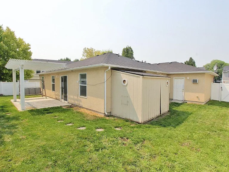 1208 N Cheshire Dr — Photo 22