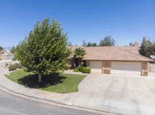 2825 W Avenue L2, Lancaster, CA 93536