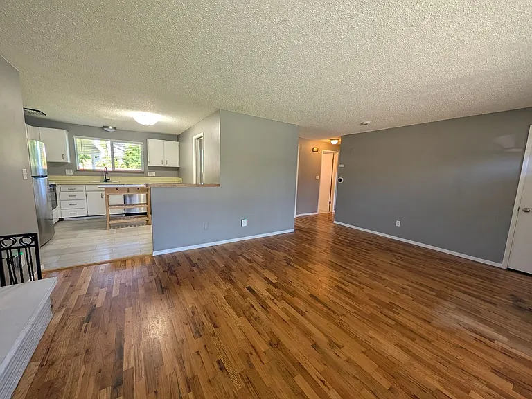 3806 Pineneedle Dr NE — Photo 7