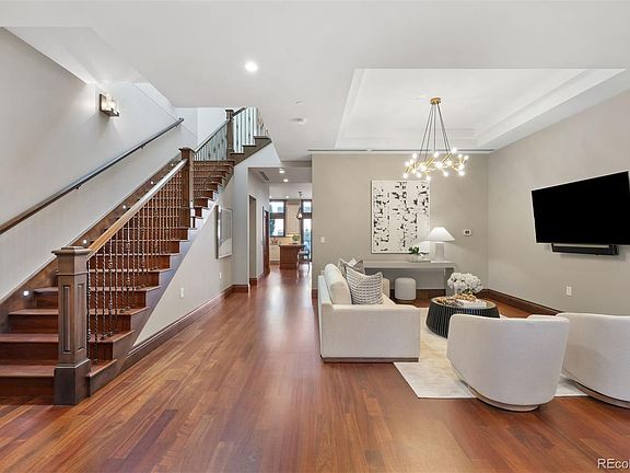 5th image of 105 N Fillmore Street #203