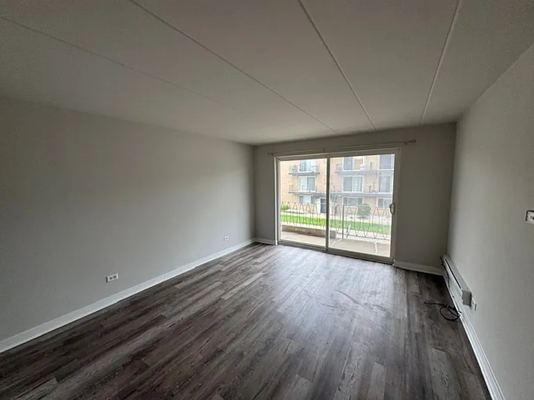 14446 Torrence Avenue — Photo 5