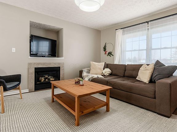 3rd image of 1364 Hepatica St #34