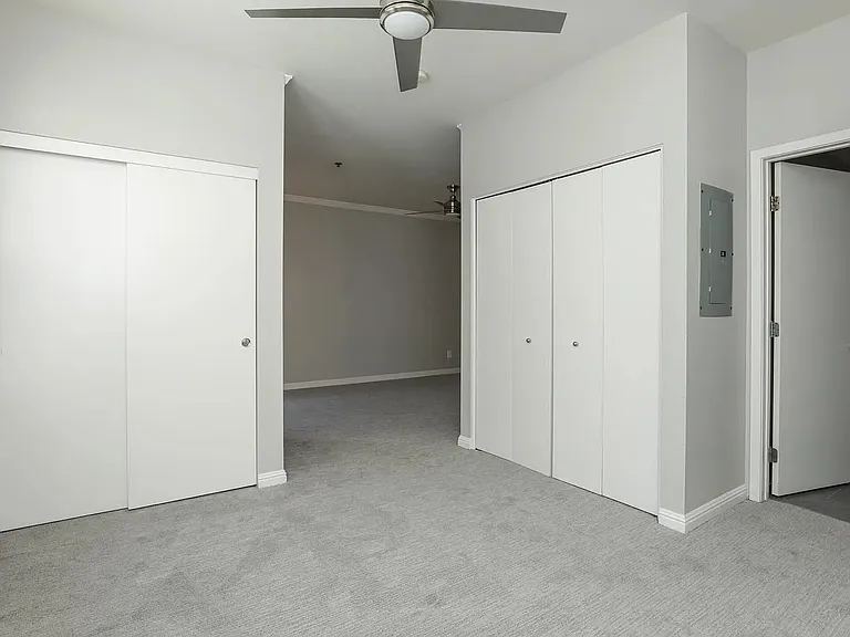 Laurel Theatre Apartments — Photo 4