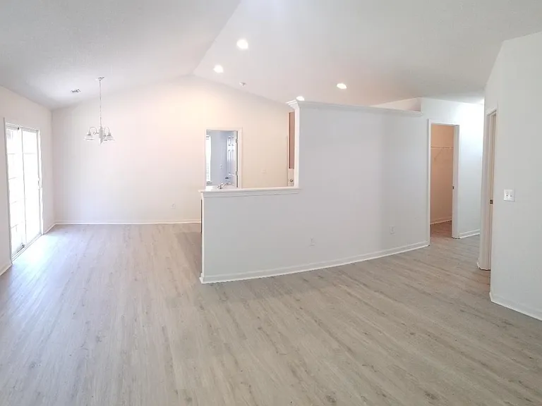 113 Sturgeon Bay Dr — Photo 4