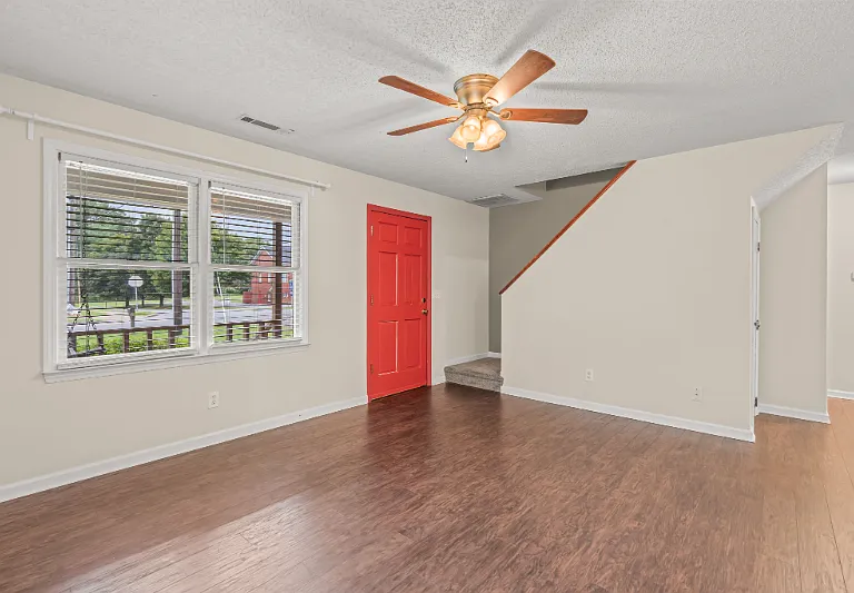 318 W Dalton Rd — Photo 5