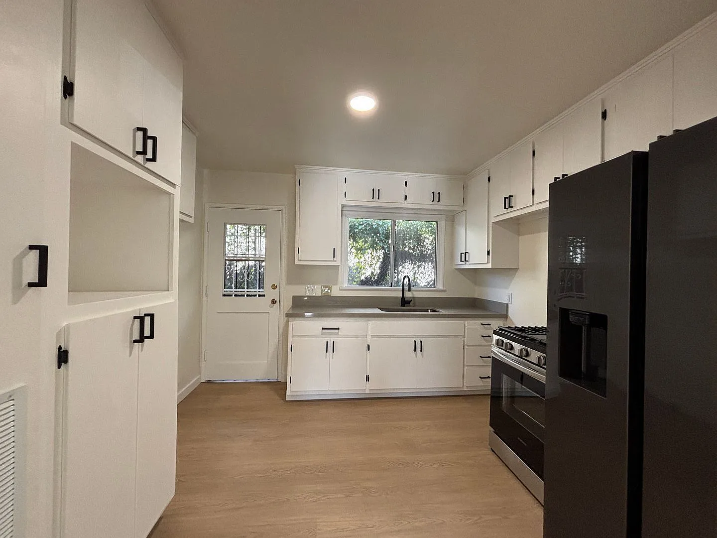 2 bed, 1.0 bath, 760 sqft, $2,195 — Photo 4