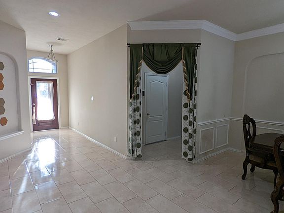 5th image of 5203 Laura Lee Ln