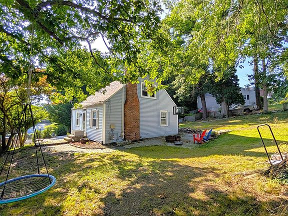 4th image of 222 Gidney Avenue
