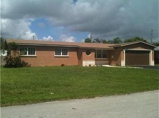 910 SW 66th Ave, Pembroke Pines, FL 33023