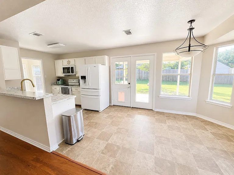 5009 Joseph Dr — Photo 10