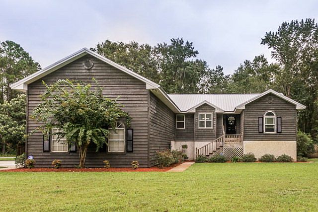 1st image of 211 Stillwater Dr
