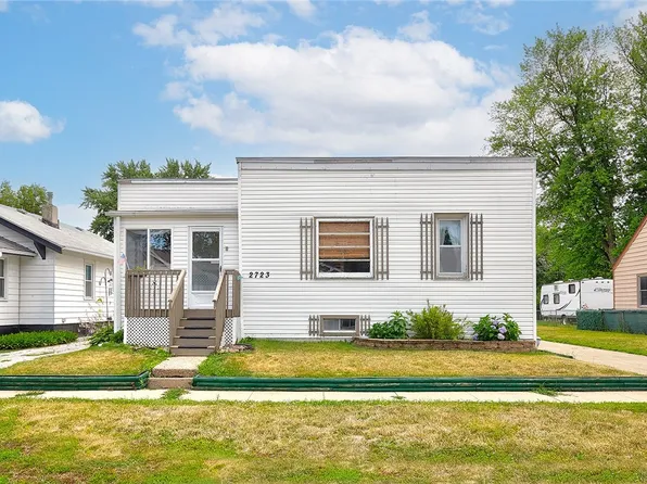 2723 E Walnut St, Des Moines, IA 50317